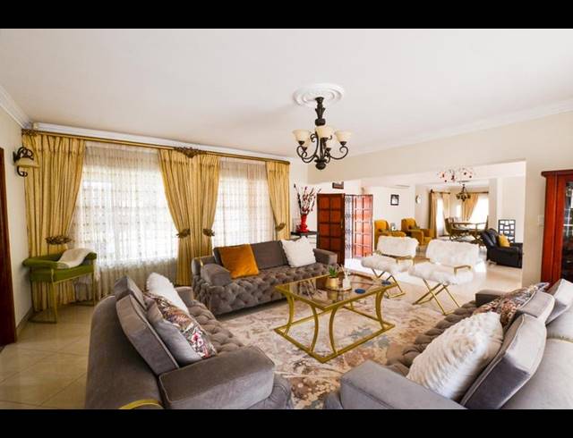 5 BEDROOM HOUSE FOR SALE IN HEUWELOORD